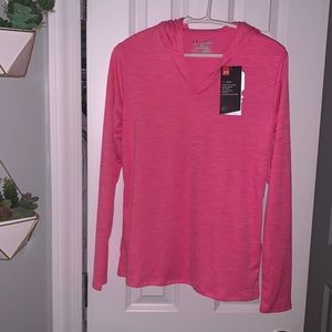 under armour long sleeve !! never worn !!